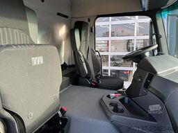 Mercedes-Benz Arocs 3340 A 6x6 Cargo Truck