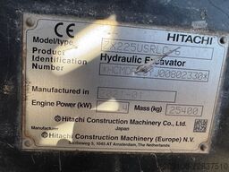 HITACHI ZX 225 USRLC-6