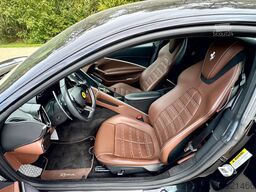 FERRARI Roma Coupe Schwarz