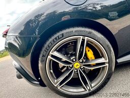 FERRARI Roma Coupe Schwarz