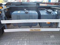 MERCEDES-BENZ AROCS 1832, 4X4, ABROLLKIPPER PALFINGER T15A