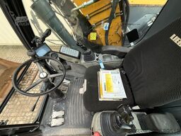 LIEBHERR A914 Compact / 2017 BJ / 9.979 H / OilQuick