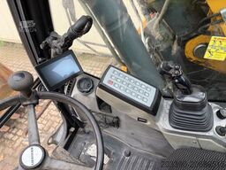 LIEBHERR A914 Compact / 2017 BJ / 9.979 H / OilQuick