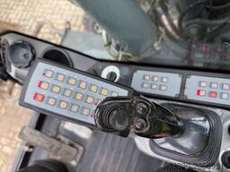 LIEBHERR A914 Compact / 2017 BJ / 9.979 H / OilQuick