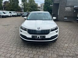 SKODA Karoq 85kW DSG STYLE * Klimaaut. * Navi *