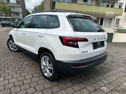 SKODA Karoq 85kW DSG STYLE * Klimaaut. * Navi *