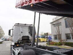 Mercedes-Benz Actros 3563 8x4 / Tipper for grain 20 t