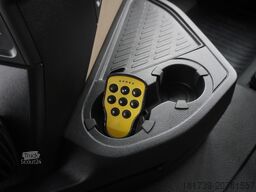 Mercedes-Benz Actros 3563 8x4 / Tipper for grain 20 t