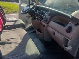 Renault Master T28