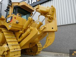 Caterpillar D8T
