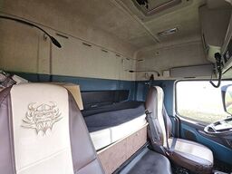 VOLVO FM 330 Globetrotter NL truck BDF
