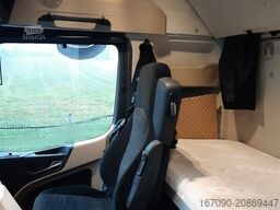 MERCEDES-BENZ Actros 1851LS MP5 Gigaspace Retarder ADA Xenon