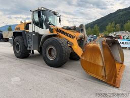 LIEBHERR L 566 Xpower 4,7m3 Schaufel Joystick Lenkun Top