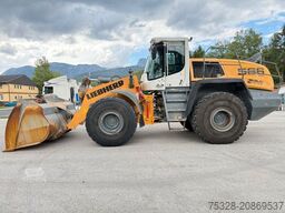 LIEBHERR L 566 Xpower 4,7m3 Schaufel Joystick Lenkun Top