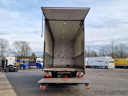 Mercedes-Benz Actros 2646 6x2 - Isolated box with sidedoors -...