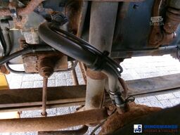 D.A.F. LF 220 4X2 Whale vacuum tank 7 m3