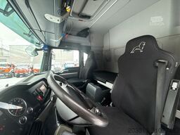 MAN TGX 26.440 Abrollkipper HYVA 20.60.S