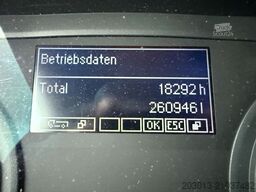 MAN TGX 26.440 Abrollkipper HYVA 20.60.S