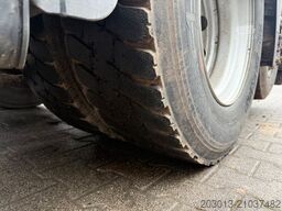 MAN TGX 26.440 Abrollkipper HYVA 20.60.S