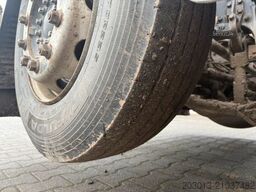 MAN TGX 26.440 Abrollkipper HYVA 20.60.S