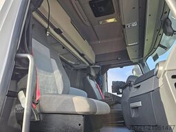 RENAULT T 440 SKIRTS NIGHT AIRCO