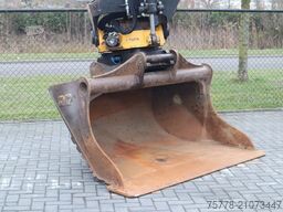 Hitachi ZX225 USRLC-6 | ROTOTILT | BUCKET | GOOD CONDITION