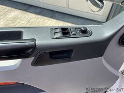 Volkswagen Transporter Kombi 2.0 TDI L1H1 9 zitplaatsen Ai...