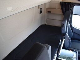 MERCEDES-BENZ Actros 1845 LS 4x2 E6 Retarder Neuwertig