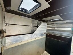 Mercedes-Benz Atego 823 4 Pferde