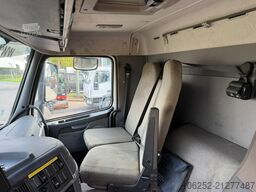 Volvo FM 300 6x4 + (25.8m!) PRITSCHE + KRAN HIAB 245 ...