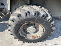 Ausa D 400 AHG