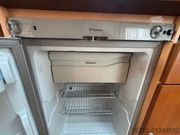 SUNLIGHT C51D, Carado C415 KLIMA SAT TV 100km/h