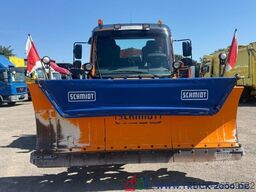 Unimog U400 238PS Winterdienst + Streuer + 3m Schild