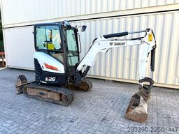 BOBCAT E26 / 2021 BJ / 2 x Löffel / 1.665 H