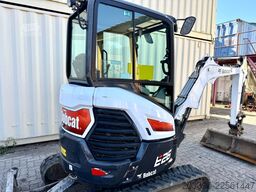 BOBCAT E26 / 2021 BJ / 2 x Löffel / 1.665 H