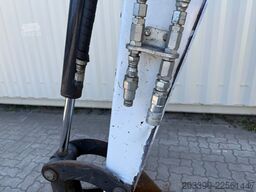 BOBCAT E26 / 2021 BJ / 2 x Löffel / 1.665 H