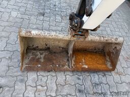 BOBCAT E26 / 2021 BJ / 2 x Löffel / 1.665 H