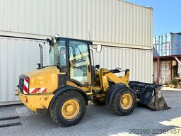 CATERPILLAR 908M / 2015 BJ / 7.656 H / Schaufel + Gabel