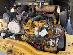 CATERPILLAR 908M / 2015 BJ / 7.656 H / Schaufel + Gabel