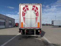 Kässbohrer Curtainsider / Planenauflieger
