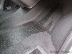 VOLKSWAGEN T6.1 lang / 1. Hand / PDC / Klima / FN: 220