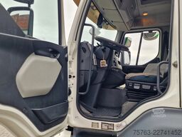 Volvo FL 250 4x2 - Box - Loadlift - A/C - Camera - Eu...