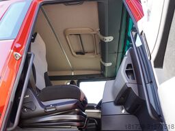 MAN TGX 33.640 6x4 tractor unit / GVM 70 t