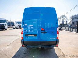 RENAULT MASTER 2.3 DCI - double montage pneus