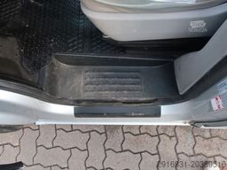 VOLKSWAGEN T5 Kurz 1.Hand / AHK / Klima / FN:927