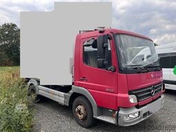 MERCEDES-BENZ 815 Fahrgestell mit AHK - TÜV NEU -