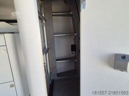 WESTFALIA Nugget PLUS Schlafdach AHK / Standheizung / Heck