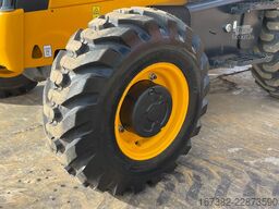 JCB 3DX 4WD hammerlines