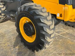 JCB 3DX 4WD hammerlines