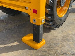 JCB 3DX 4WD hammerlines